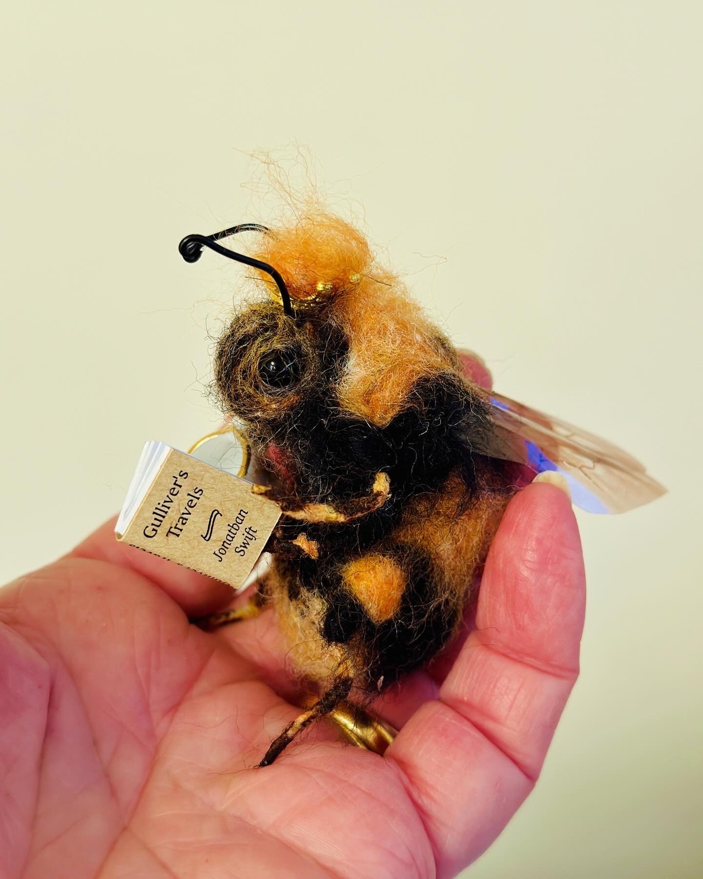 ニードルフェルトの女王蜂のオーナメント：蜂の記念品、蜂の