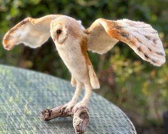 Swooping Barn Owl/Hunting Barn Owl Sculpture/Barn Owl/Barn Owl sculpture/Needle Felt Barn owl/Hunting Owl/Owl Art/Woodland Decor/Home Decor