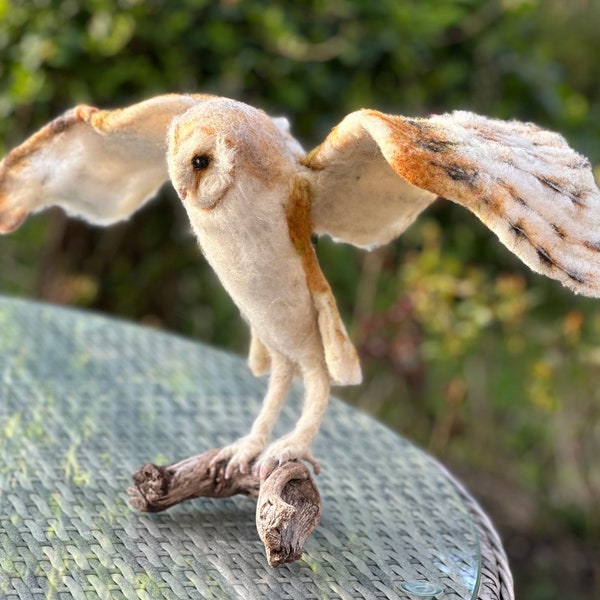 Swooping Barn Owl/Hunting Barn Owl Sculpture/Barn Owl/Barn Owl sculpture/Needle Felt Barn owl/Hunting Owl/Owl Art/Woodland Decor/Home Decor