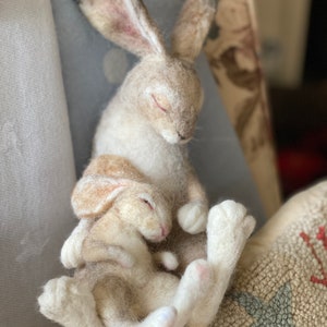 Sleeping hare/Needle Felted Hare/Mother hare/Felt Hare/Felted Rabbit/Felted Animal/Felted Hare/OOAK Hare sculpture/Felt Animals/Home Decor image 2