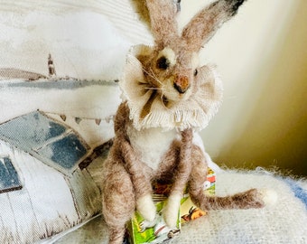 Little Hare Doll/Felt Hare/Needle Felted Hare/Felted Hare/Felted Rabbit/Hare Sculpture/Hare Ornament/Rabbit doll/Rabbit/Rabbit Gift