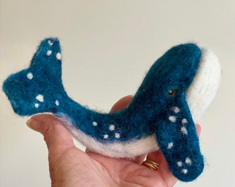 Mini Blue Whale/Needle Felted Whale/Blue Whale Sculpture/OOAK Whale/Felted Whale/Handmade Blue Whale/Whale Ornament/Felted Animal/Whale gift