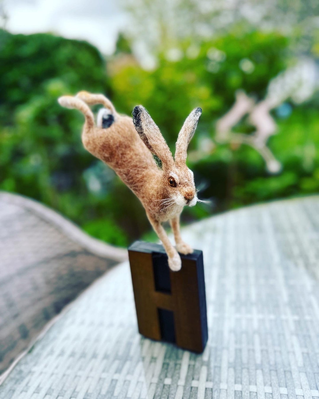 Hare ornament/Leaping Hare/Hare/Felt Animal/Felted Hare/Rabbit Etsy 日本