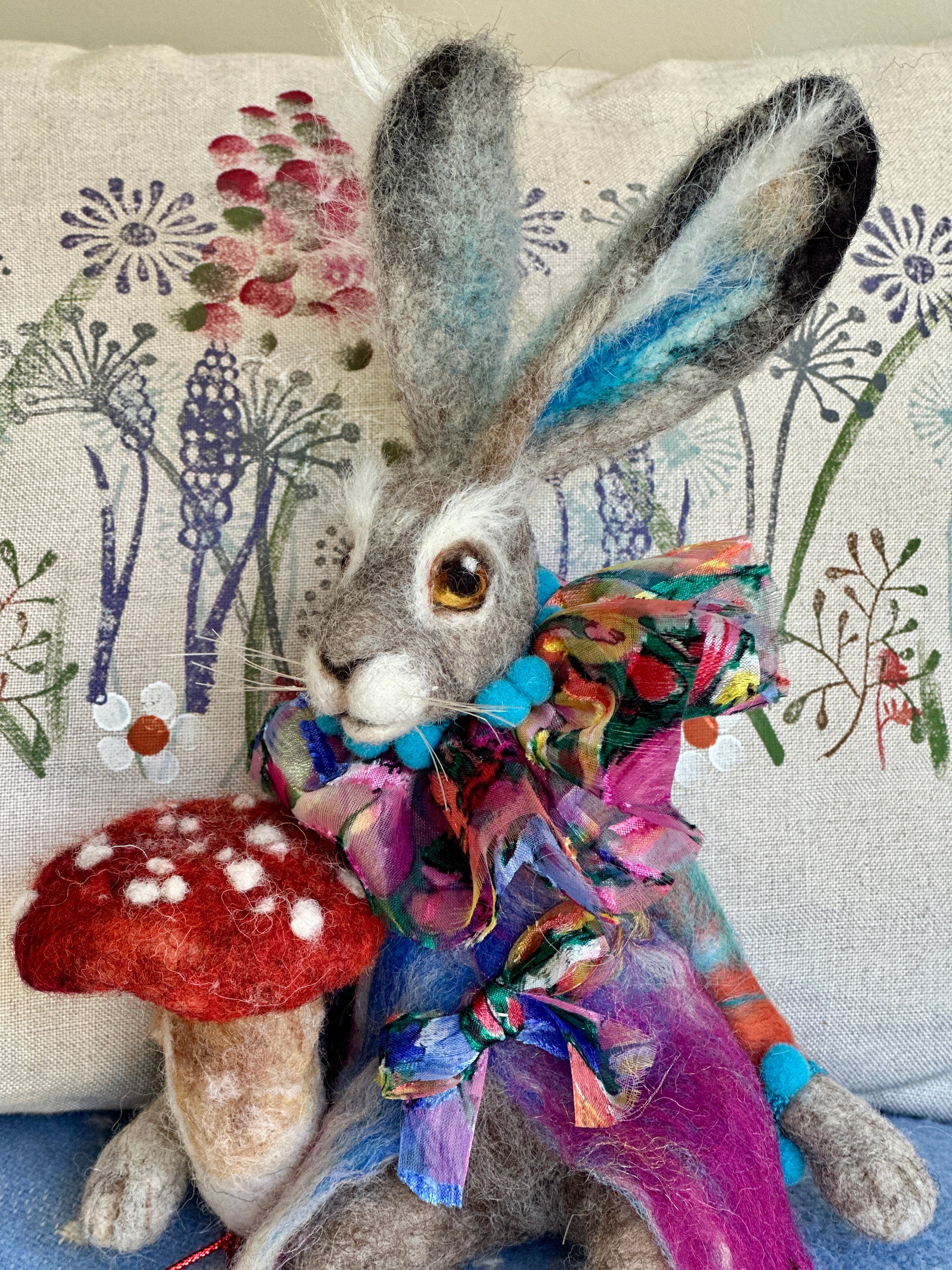 たっこ Whimsical Needle Felted Hare : Collectible Whimsical Rabbit, Mixed