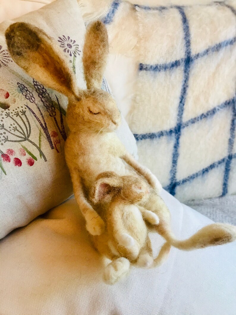 Sleeping hare/Needle Felted Hare/Mother hare/Felt Hare/Felted Rabbit/Felted Animal/Felted Hare/OOAK Hare sculpture/Felt Animals/Home Decor image 4