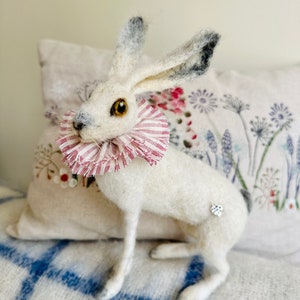 White Hare/Snow Hare/Rabbit Gift/White Rabbit/OOAK Rabbit Sculpture/Rabbit/Felted animal/Needle Felted Bunny/Rabbit Sculpture/Felted Bunny