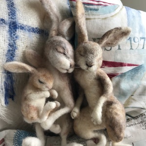 Sleeping hare/Needle Felted Hare/Mother hare/Felt Hare/Felted Rabbit/Felted Animal/Felted Hare/OOAK Hare sculpture/Felt Animals/Home Decor image 9