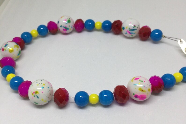 Paint splattered style beaded bracelet