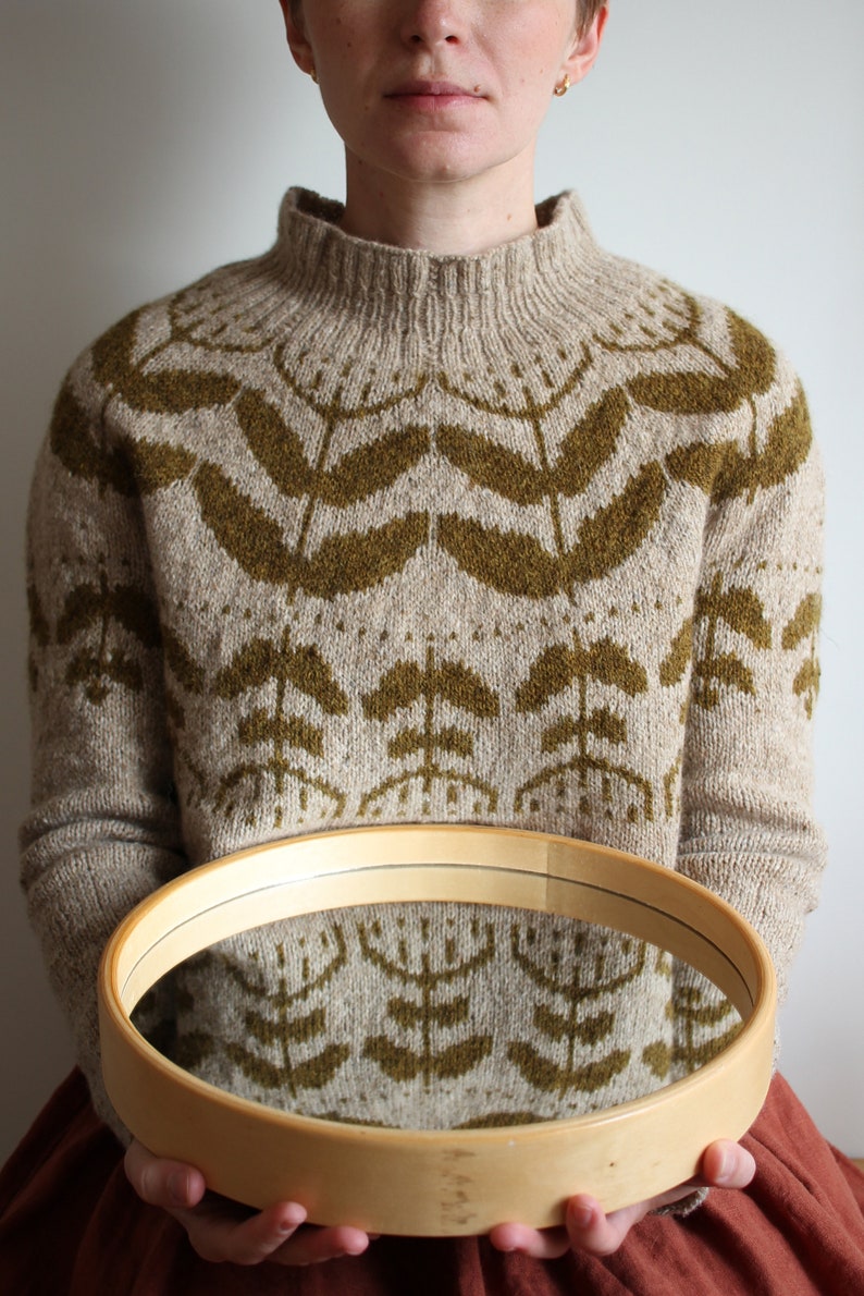 Knitting pattern Polina pullover Floral colour work pullover image 3