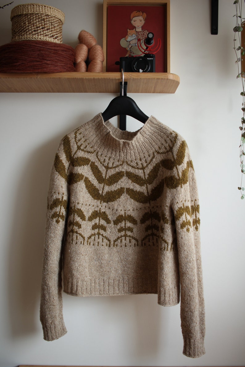 Knitting pattern Polina pullover Floral colour work pullover image 2