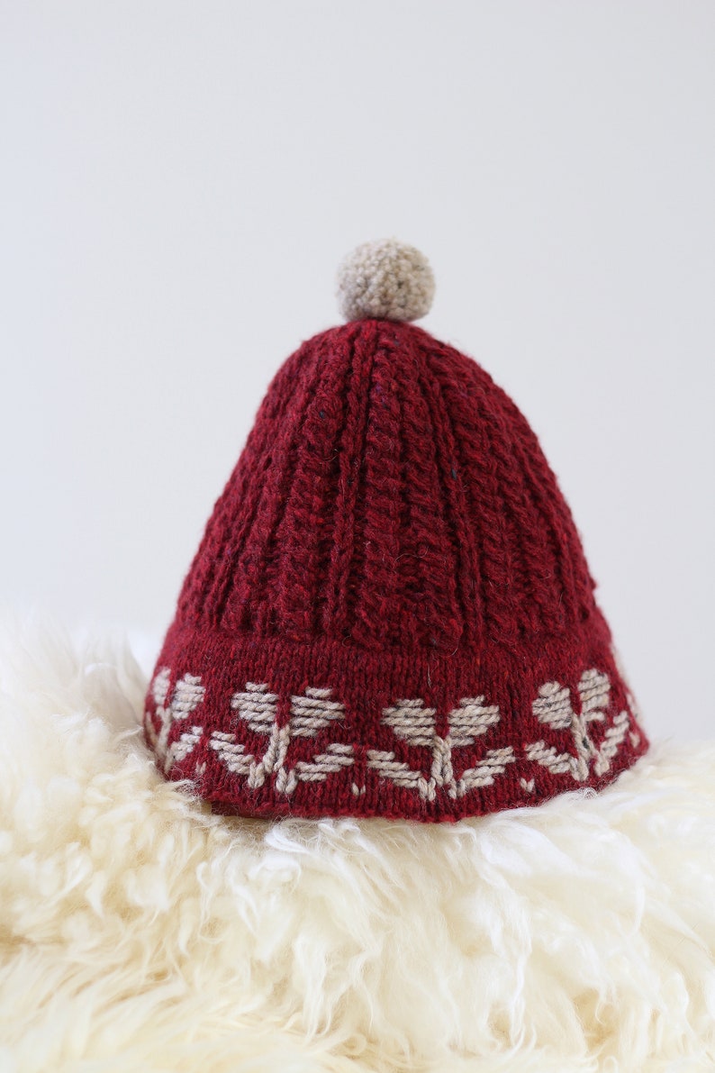 Knitting pattern Beanie with a floral color work image 8