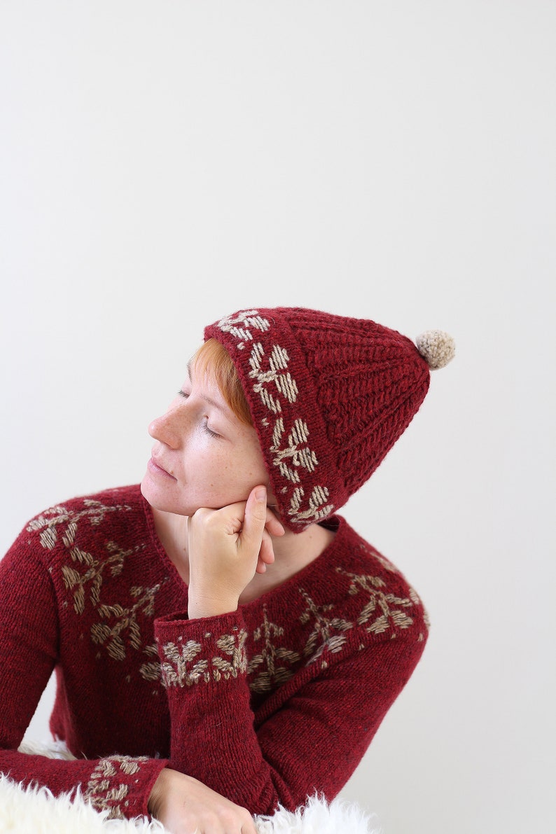 Knitting pattern Beanie with a floral color work image 9