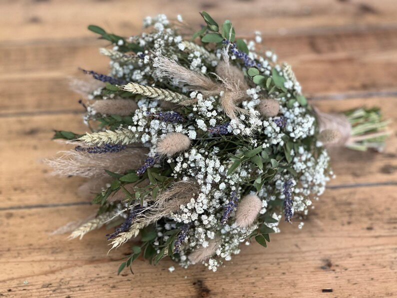 Ramo de hierbas de la pampa secas, Flores de boda secas, Ramo de eucalipto seco, Flores de novia secas, Ramo de gypsophila seca, Boda rústica. imagen 9