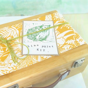 Kit de linograbado y estampa "Sueño en el bosque", edición especial en maletín de bambú