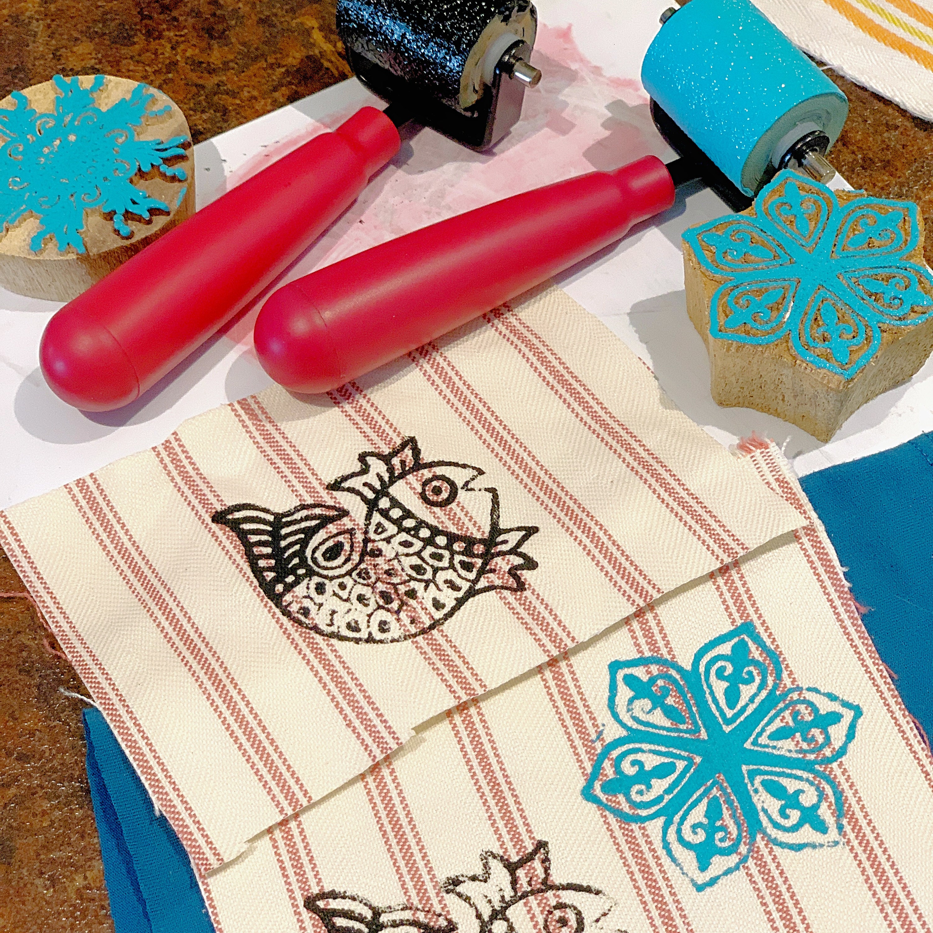 Inchiostro Per Stampa Su Tessuto ESSDEE - Rosso, 150 Ml, A Base Acqua, Permanente Dopo Fissaggio A Caldo