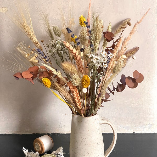 Lavender and mixed dried flower bouquet. Natural colours dried flowers. Birthday. Gift.