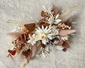 Terracotta and white flower hair clip. Wedding hair clip. Wedding accessories. Dried flower wedding hair.