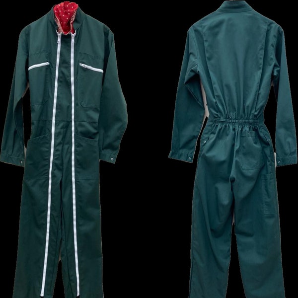 Größe Medium, französischer Vintage-Mechaniker-Overall, ungetragen, grüner Overall aus den 1970er Jahren.