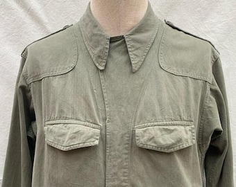 Chaqueta de campaña francesa M47 vintage de 1954, de algodón verde oliva (talla S/M).