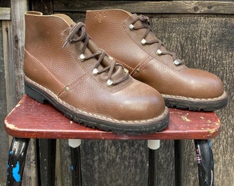 Vintage French Brown Mountaineering/Walking Boots,  1960's Un-worn Dead-Stock Hiking. Size 8 UK, EU42, USA 9