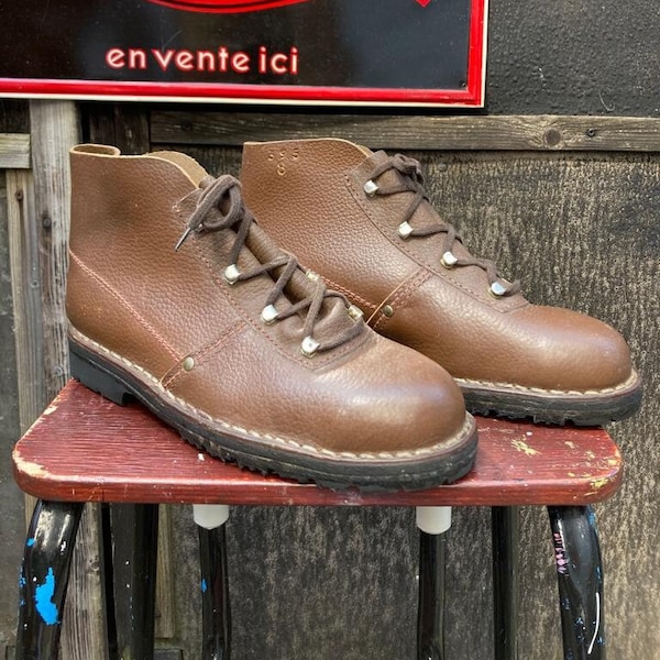 Vintage French Brown Mountaineering/Walking Boots,  1960's Un-worn Dead-Stock Hiking. Size 8 UK, EU42, USA 9