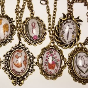 Undertaker lockets and chain (momento mori)