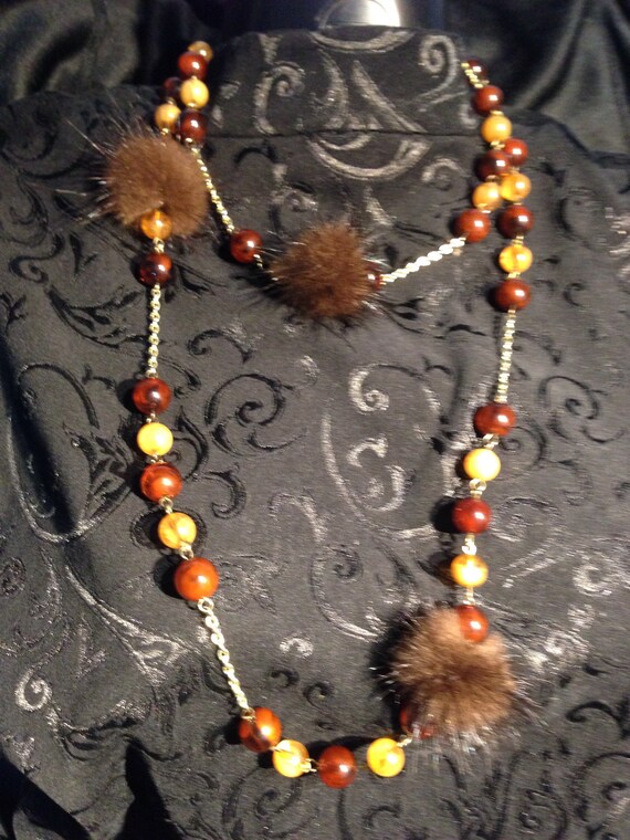 Kitsch 60's mink & lucite flapper necklace - image 4