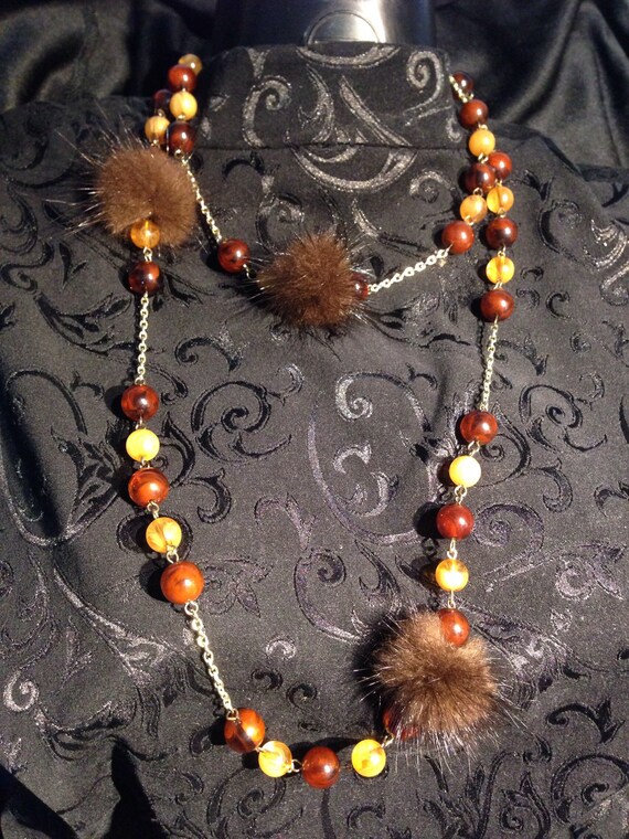 Kitsch 60's mink & lucite flapper necklace - image 2