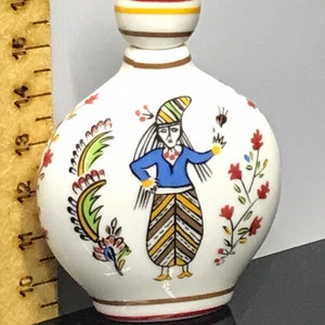Del Prado vintage ceramic perfume pot
