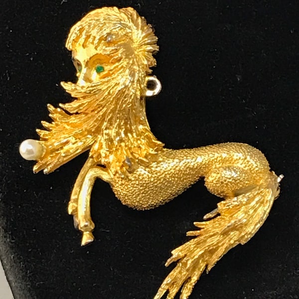 Vintage mythical creature brooch signed Exquisite