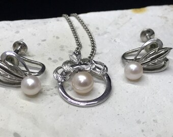 Mikimoto signed pearl pendant necklace and earrings set