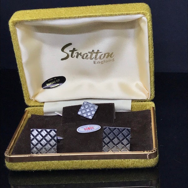 Cuff links Stratton bnwb diamond cut England