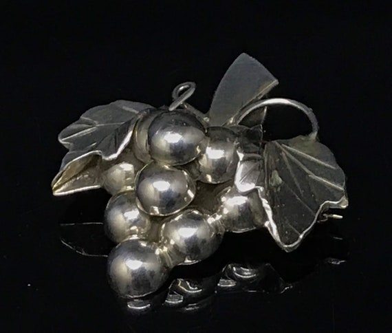 Gift silver grapes brooch vintage - image 1