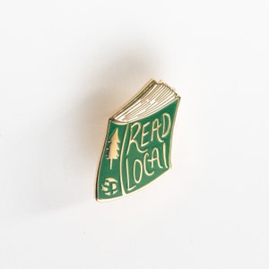 Pin de esmalte amante del libro, pequeño libro verde en forma de pin