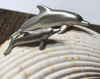 Llavero de peltre con forma de delfín: llavero de vida marina, regalo para los amantes del océano