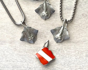 Stingray Necklace, Dive Gift, Mens Gift, Stingray Jewelry, Stingray Necklace, Ocean Gifts, Surfing Jewelry, Dive Jewelry, Dive Flag Necklace