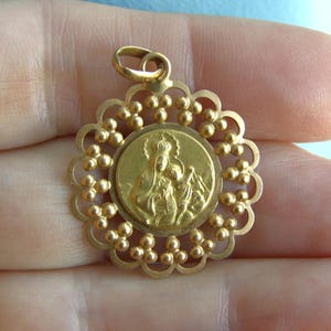 Vintage 18k Gold Virgin Mary Pendant: Italian Religious Medal