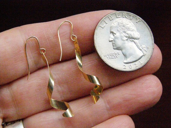 vintage 14k gold ribbon spiral earrings solid 14k… - image 6