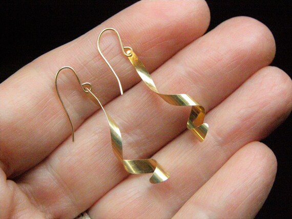 vintage 14k gold ribbon spiral earrings solid 14k… - image 8