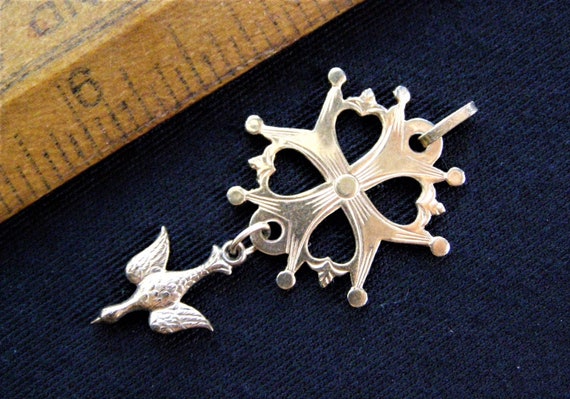 Huguenot cross ring deals