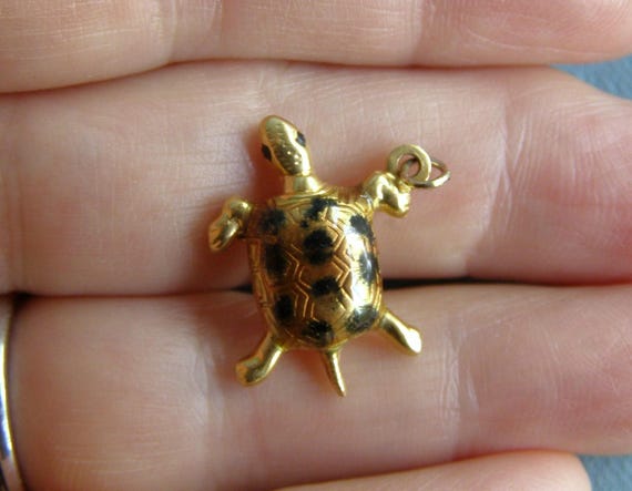 Vintage 14k Gold Enamel Turtle Charm Pendant, Sea Turtle, Tortoise jewelry