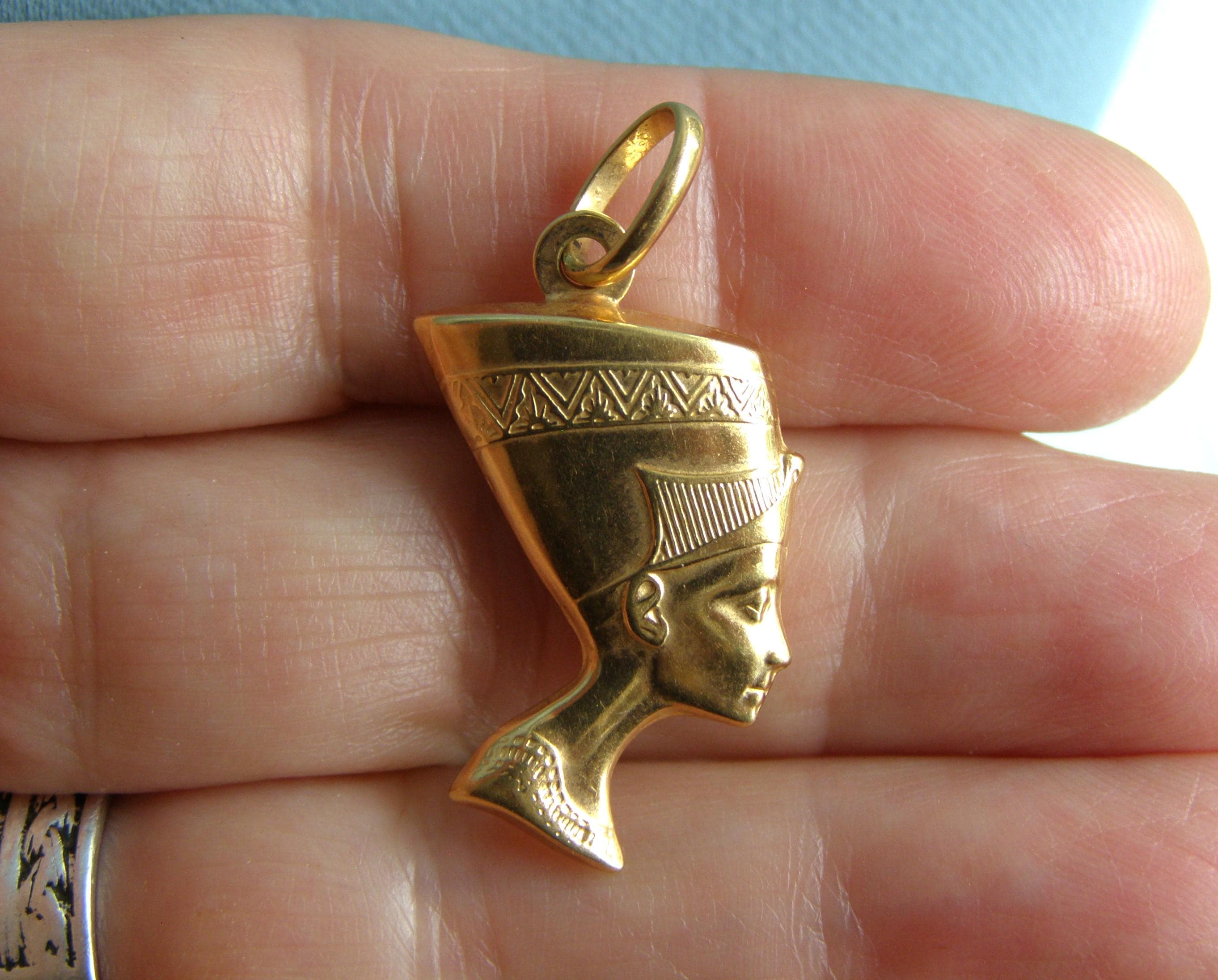Nefertiti Pendant - Etsy