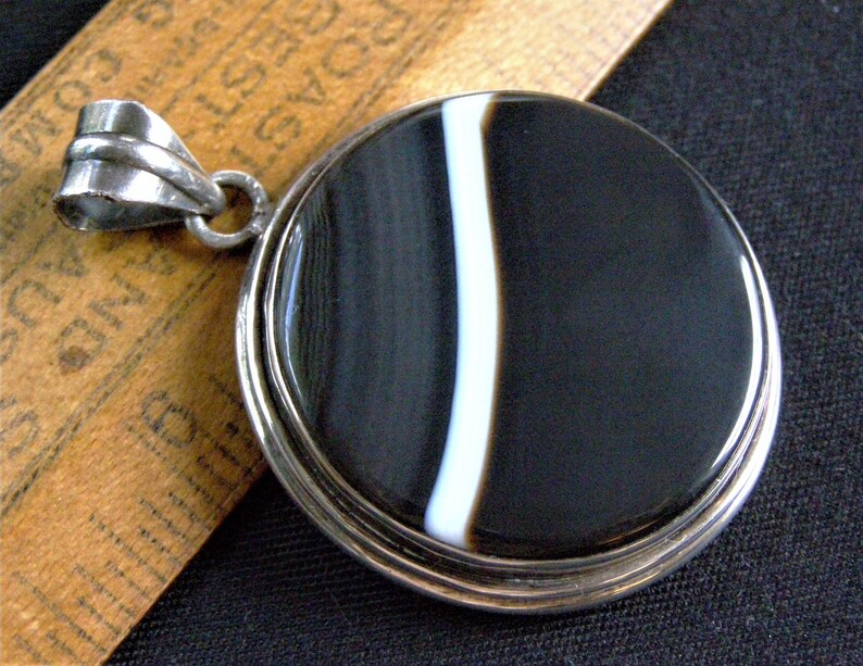 vintage banded agate sterling pendant silver black and white cabochon bezel set modernist agate bold pendant mens unisex jewelry pendant