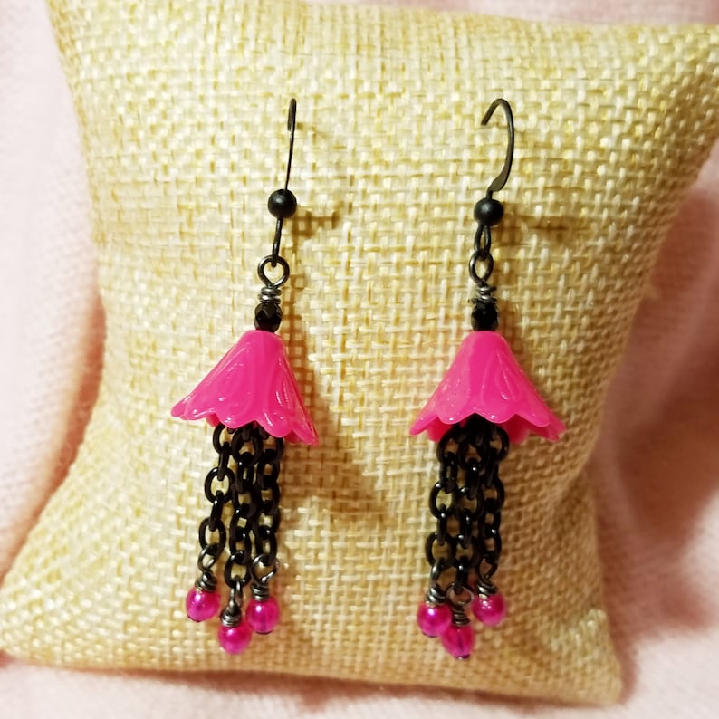 Hot Pink Glass Chandelier Earrings Hot Pink Glass Chandelier Earrings