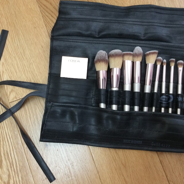 Waterproof makeup brush roll