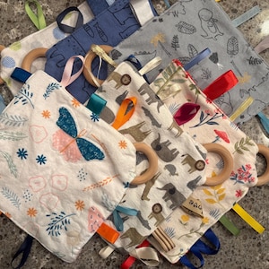 Baby crinkle taggy toy teether