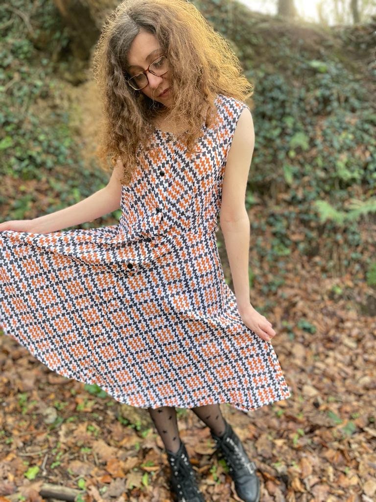 Vintage shop summer dresses