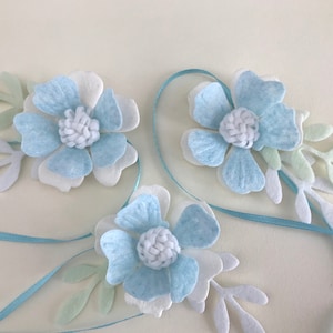 10 Fiori in feltro per bomboniere, segnaposto, bracciali per cerimonie