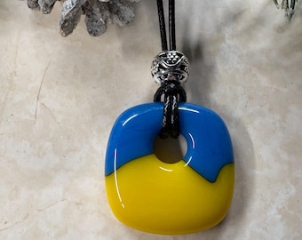 Collar colgante de vidrio fundido