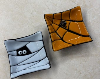 Plato para baratijas de Halloween